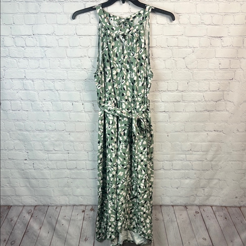 Elegant Green Patterned Dress - Picture 2 of 7